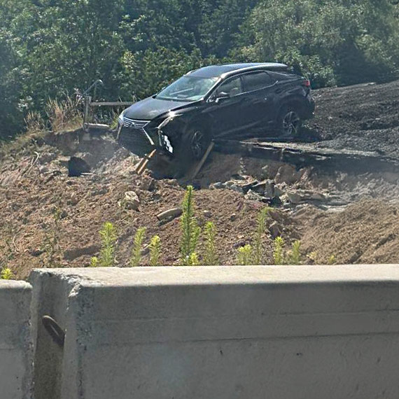 Lexus nad Skarp: Tajemnicze zdarzenie przy budowie drogi S3 przed Wolinem