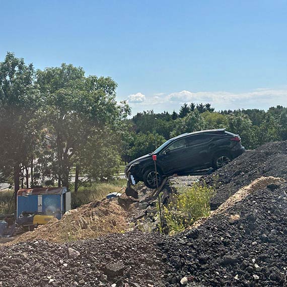 Lexus nad Skarpą: Tajemnicze zdarzenie przy budowie drogi S3 przed Wolinem