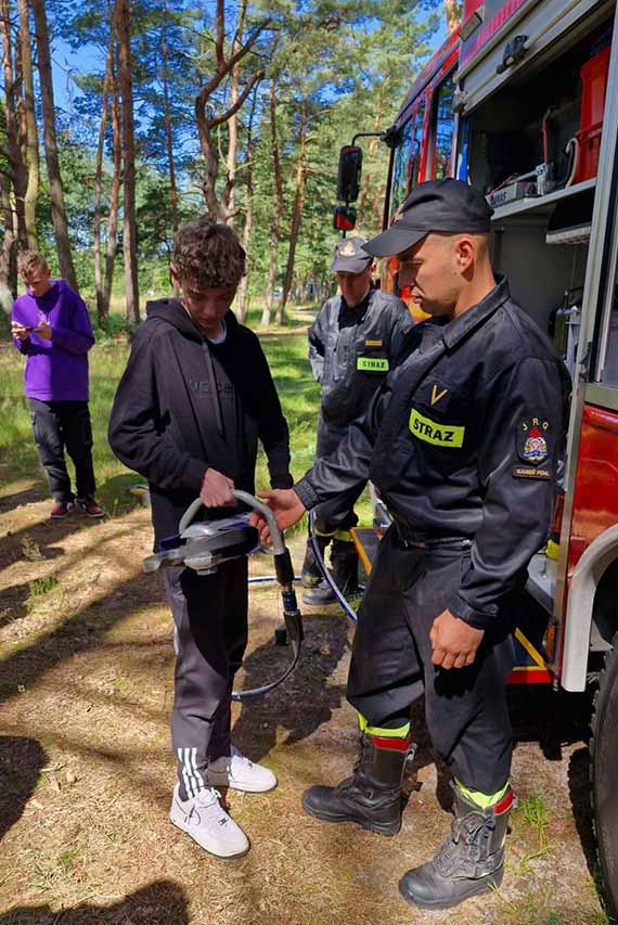 Strażacy z wizytą na obozie Młodzieżowych Drużyn Pożarniczych