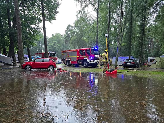 OSP Kołczewo, zalane pole namiotowe