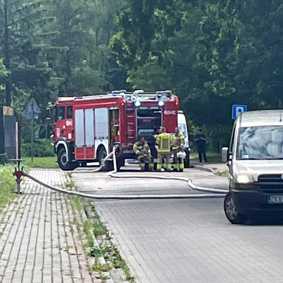 Pilne: Firma budowlana uszkodziła rurę z gazem na Dziwnej w Dziwnowie - ewakuacja mieszkańców
