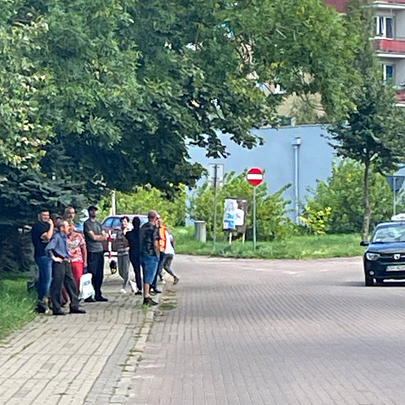 Pilne: Firma budowlana uszkodziła rurę z gazem na Dziwnej w Dziwnowie - ewakuacja mieszkańców
