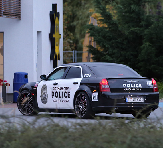 Amerykańsko-niemiecki patrol w Polsce? Radiowóz z Gotham City na ulicach Międzyzdrojów