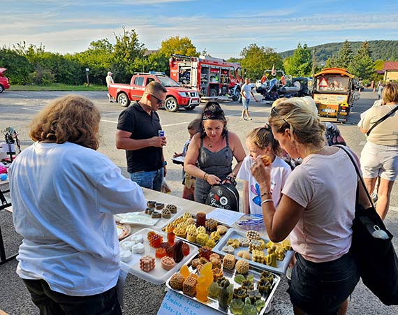 Dzień Sąsiada w Wapnicy – Rodzinny Piknik nad Jeziorem Turkusowym. Zobacz fotogalerię!