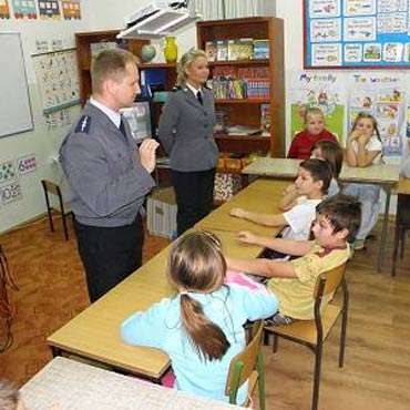 Gosty�: Policjanci rozmawiali z dzie�mi o bezpiecze�stwie