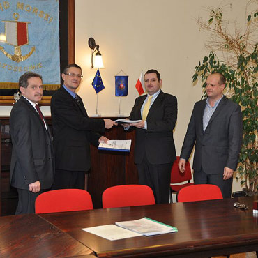  Umowy na realizacj� inwestycji w portach Zalewu Szczeci�skiego 
