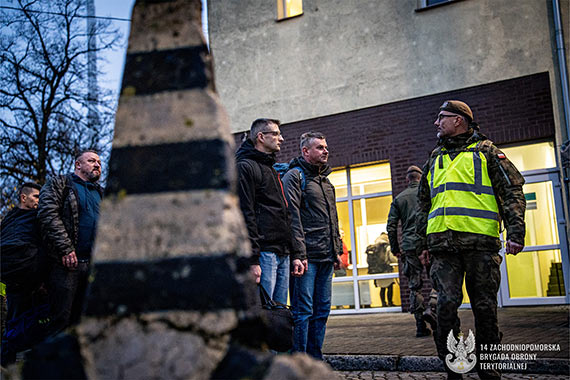 Już powstaje batalion WOT w Szczecinie i Wałczu. Do działań w mieście i na wodzie