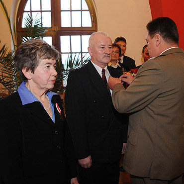 Kamie� Pomorski: Oddali syn�w armii. Dostali medal