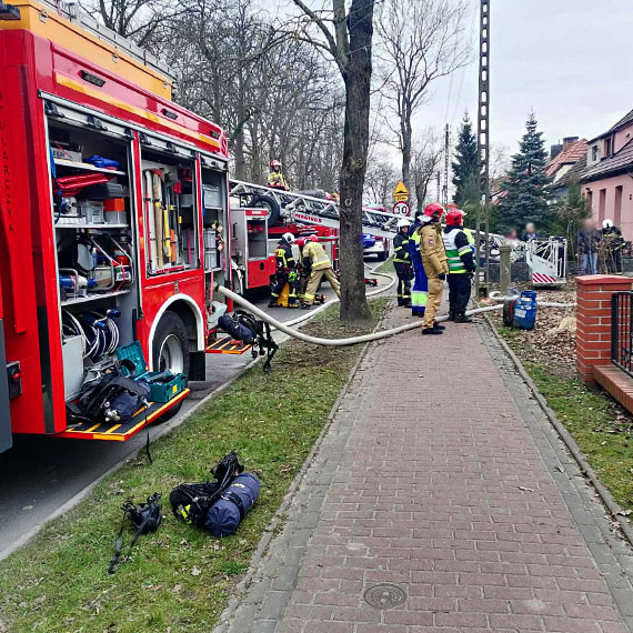 Pożar domu bliźniaczego przy ulicy Szczecińskiej w Kamieniu Pomorskim