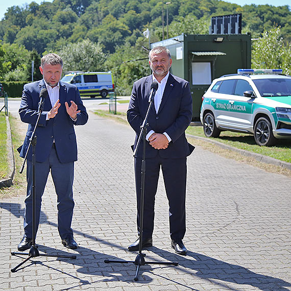 Kierwiski i urek w winoujciu–Garz: rzd stanie murem za funkcjonariuszami strzegcymi granic