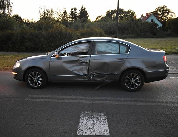 Pijany kierowca quada uderzy w samochd i prbowa uciec z miejsca zdarzenia