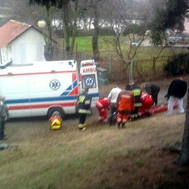 Golczewo: Stra�acy uratowali m�czyzn�. Wpad� do lodowatego jeziora