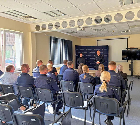 Uroczyste wyrnienie funkcjonariuszy Policji w Kamieniu Pomorskim