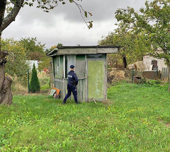 W dniu 10 padziernika 2025 roku na terenie Kamienia Pomorskiego dzielnicowi przeprowadzili dziaania prewencyjne pod nazw „Ogrdki dziakowe”