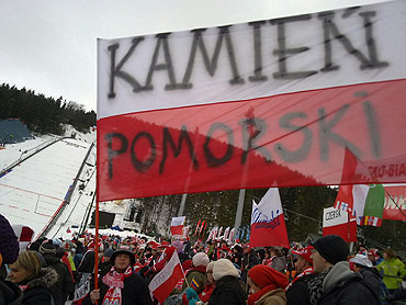 Stoch wygra� w Zakopanem. Najg�o�niej dopingowa� Kamie� Pomorski