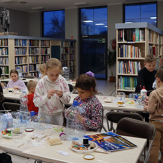 Plastyczne warsztaty ekologiczne pt. „Ekologiczne karmniki dla ptaków”
