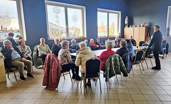 Z przyjemnoci informujemy, e seniorzy z naszej gminy oficjalnie doczyli do Klubu Seniora!