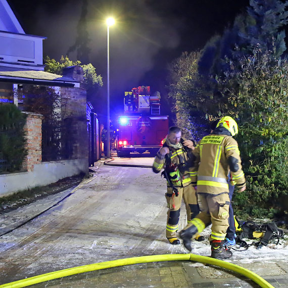 Poar pustostanu w Midzyzdrojach przy ulicy Skodowskiej. Cztery zastpy stray w akcji