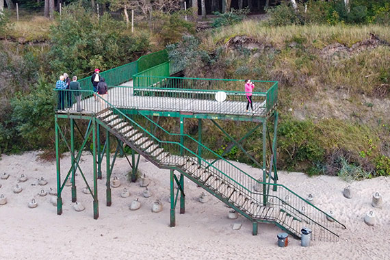 Gmina Dziwnw podpisuje umowy na budow trzech nowych zej na pla