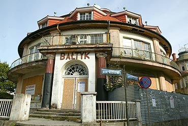 Mi�dzyzdroje: Zabytek niszczeje. Gmina nie ma kontaktu z w�a�cicielem