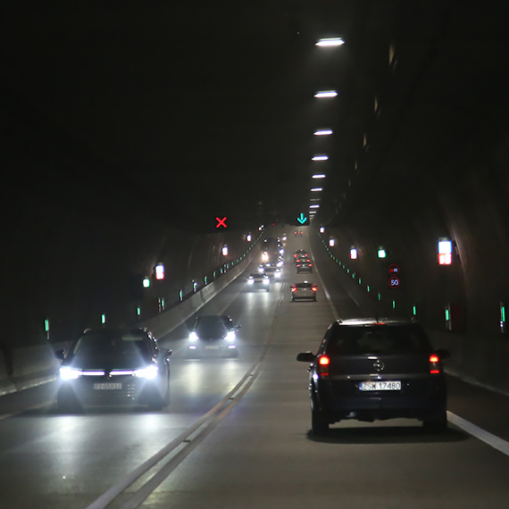 Nocne utrudnienia i zamkni�cie tunelu w �winouj�ciu. Znamy terminy i organizacj� przepraw