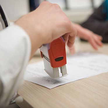 Prokuratura sprawdza czy lekarz fa�szowa� dokumenty