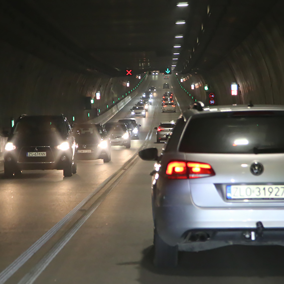 Tunel pod �win� przekroczy� 12 milion�w przejazd�w. Dane do ko�ca 2025 roku
