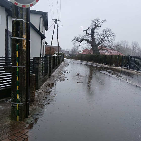 Ulica Turkusowa w Wapnicy zn�w pod wod�? Mieszkaniec alarmuje, zdj�cia pokazuj� problem