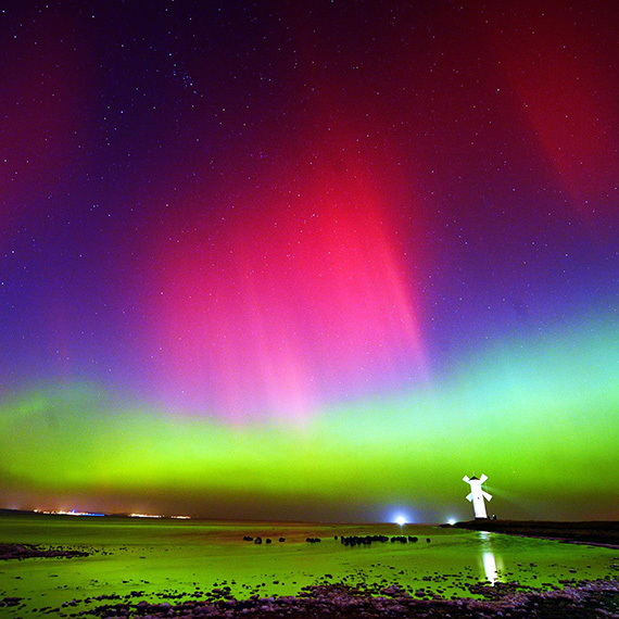 Spektakularna zorza polarna nad �winouj�ciem, kolorowy pokaz energii S�o�ca i jak samodzielnie uchwyci� to na zdj�ciu