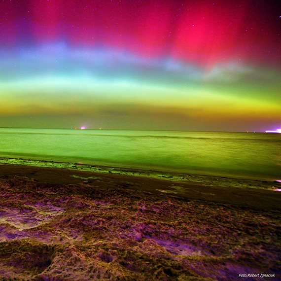 Spektakularna zorza polarna nad �winouj�ciem, kolorowy pokaz energii S�o�ca i jak samodzielnie uchwyci� to na zdj�ciu