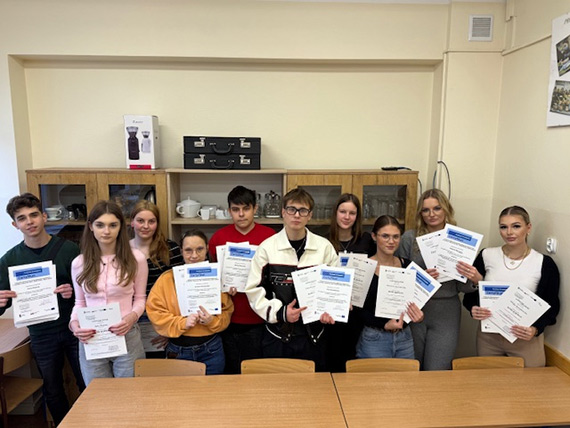 Zako�czy� si� kurs barma�ski dla uczni�w Zespo�u Szk� Ponadpodstawowych w Wolinie