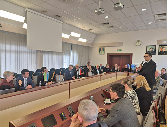 Pomorze Zachodnie „oknem na �wiat” dla Azji Centralnej. Historyczne wzrosty handlu Polski z Uzbekistanem