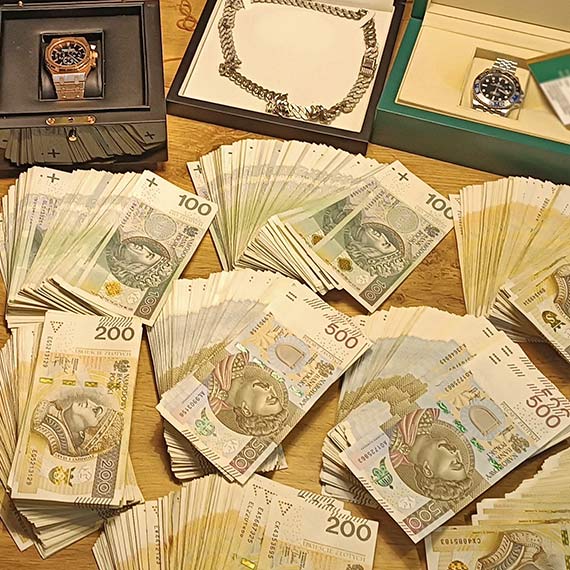 KAS i CB�P zatrzyma�y 10 os�b, kt�re prowadzi�y nielegalne loterie promocyjne