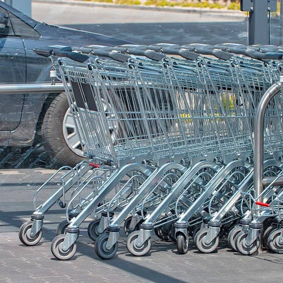 Rynkowy uk�ad si� powoli si� zmienia. Dyskonty coraz mocniej walcz� z sieciami convenience