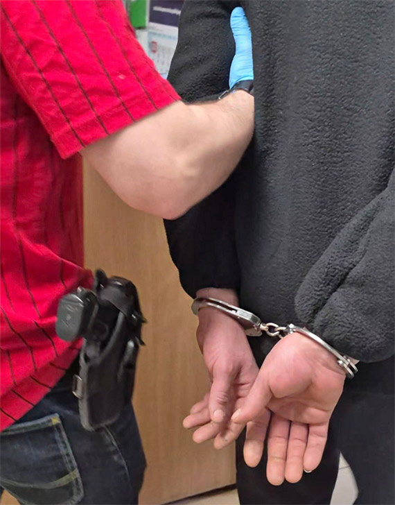 Tymczasowy areszt po kradzieży alkoholu i ataku na pracownicę sklepu