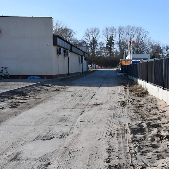 Droga do nowej remizy w Mi�dzyzdrojach b�dzie przebudowana. Podpisano umow�