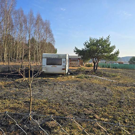 Seria po�ar�w traw w Domys�owie. Stra�acy interweniowali kilkukrotnie