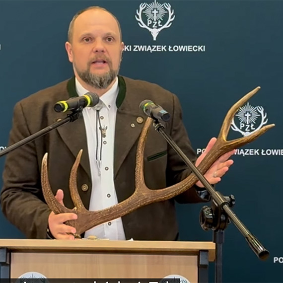 Le�ne z�oto kusi w lasach. Polski Zwi�zek �owiecki przypomina: zrzuty mo�na zbiera�, ale nie za wszelk� cen�. Zobacz film!