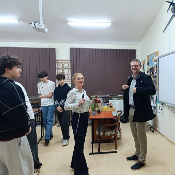 Dziwn�w - uczniowie zebrali pieni�dze dla chorych dzieci. Wzruszaj�ca akcja w szkolnej kawiarence