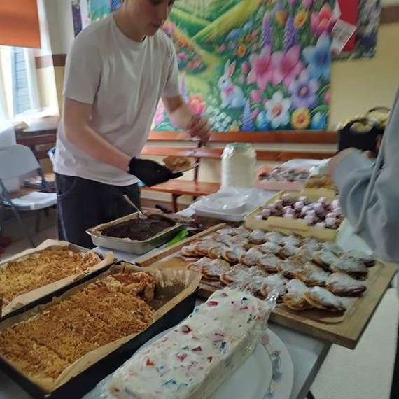 Dziwnów - uczniowie zebrali pieniądze dla chorych dzieci. Wzruszająca akcja w szkolnej kawiarence