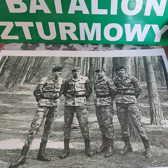 Uczniowie z Dziwnowa zajrzeli do niezwyk�ej kolekcji. Prapremiera wystawy ju� za nimi