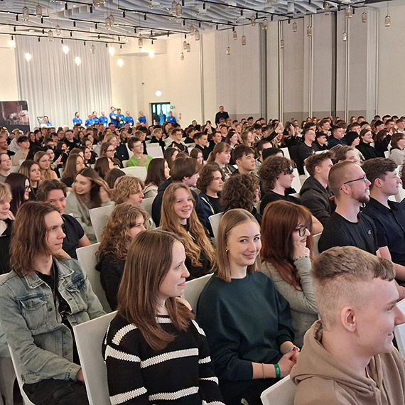 Kryminalistyka, fizyka i mistrzowie �wiata. Rusza kolejna edycja „Zawodowego Summer Campu”