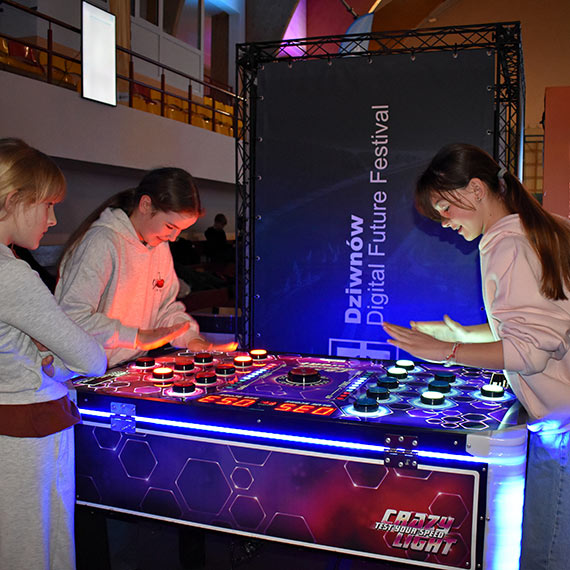 Dziwn�w Digital Future Festival trwa. Dzi� drugi dzie� wielkiego �wi�ta gamingu i nowych technologii