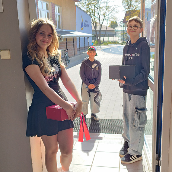 Szkolna dyskoteka w Dziwnowie z przes�aniem - muzyka, integracja i wsparcie dla chorej Mai