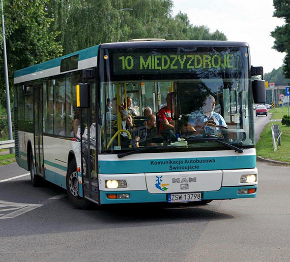 Ta�sze przejazdy na linii nr 10. Nowe zasady ju� obowi�zuj� w Mi�dzyzdrojach
