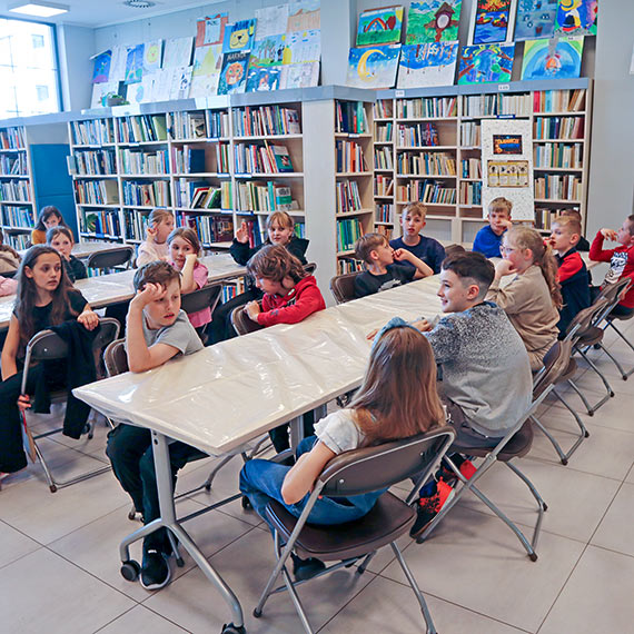 Nocna w�dr�wka przez ksi��ki w mi�dzyzdrojskiej bibliotece