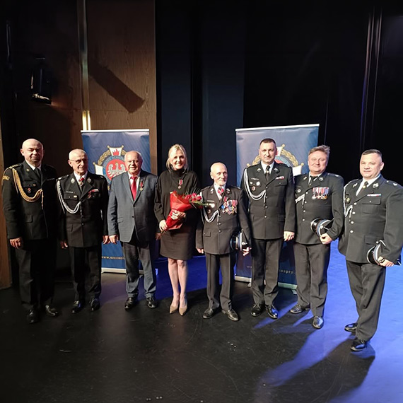 Medal za bezpiecze�stwo dla burmistrz Wolina. Wyr�nienie podczas jubileuszowej gali OSP