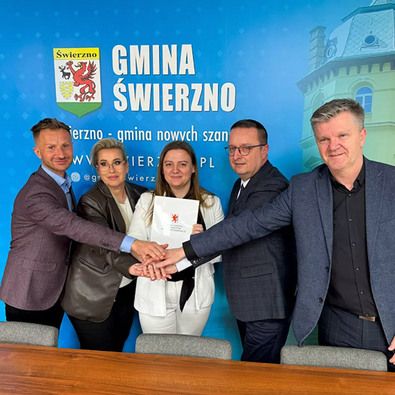 Dofinansowanie na przebudow� drogi w Trzebiaradzu