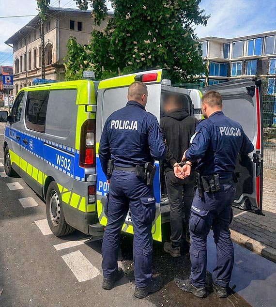 Tymczasowy areszt za kierowanie gr�b karalnych