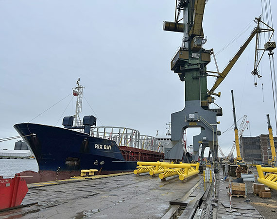 Ponad 400 dodatkowych konstrukcji stalowych dla fundament�w Baltica 2 w drodze do portu instalacyjnego